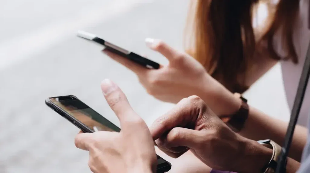 Check School and Work Clues Before You Message an Old Friend Online