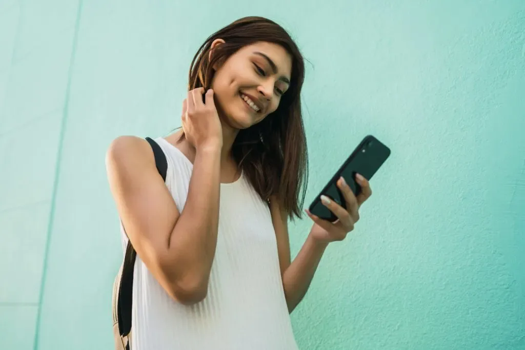 Check School and Work Clues Before You Message an Old Friend Online