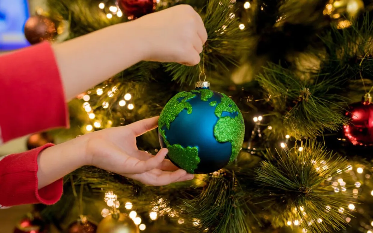 Finding Relatives During Christmas — The Role of People Search Websites